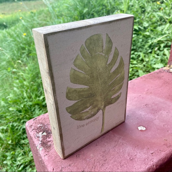 🆕 Wooden Block Sign - Live Simply - Picture 3 of 7